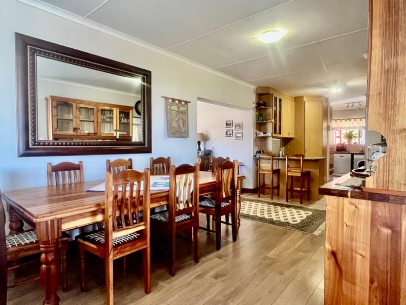 4 Bedroom Property for Sale in Fraaiuitsig Western Cape